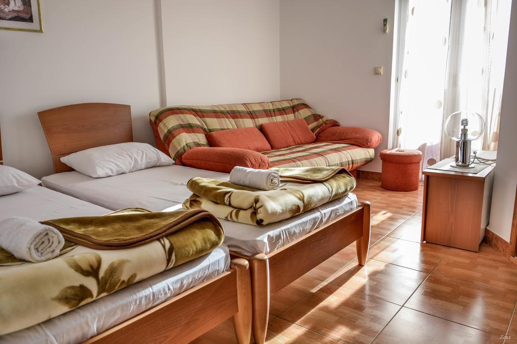 Apartments Drobni Pijesak Petrovac Exterior photo