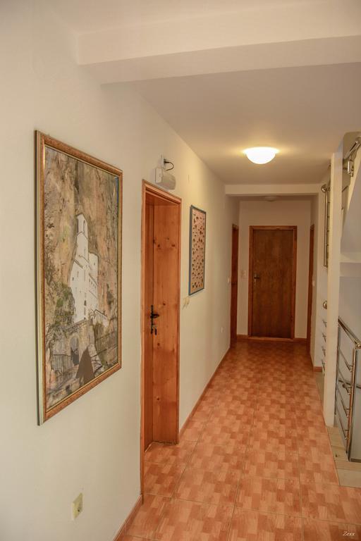 Apartments Drobni Pijesak Petrovac Exterior photo