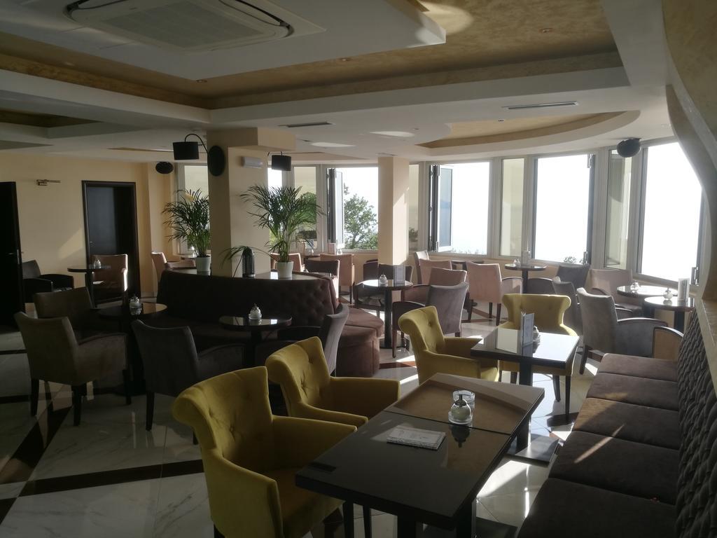 Apartments Drobni Pijesak Petrovac Exterior photo
