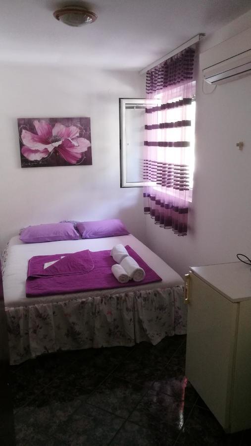 Apartments Drobni Pijesak Petrovac Exterior photo